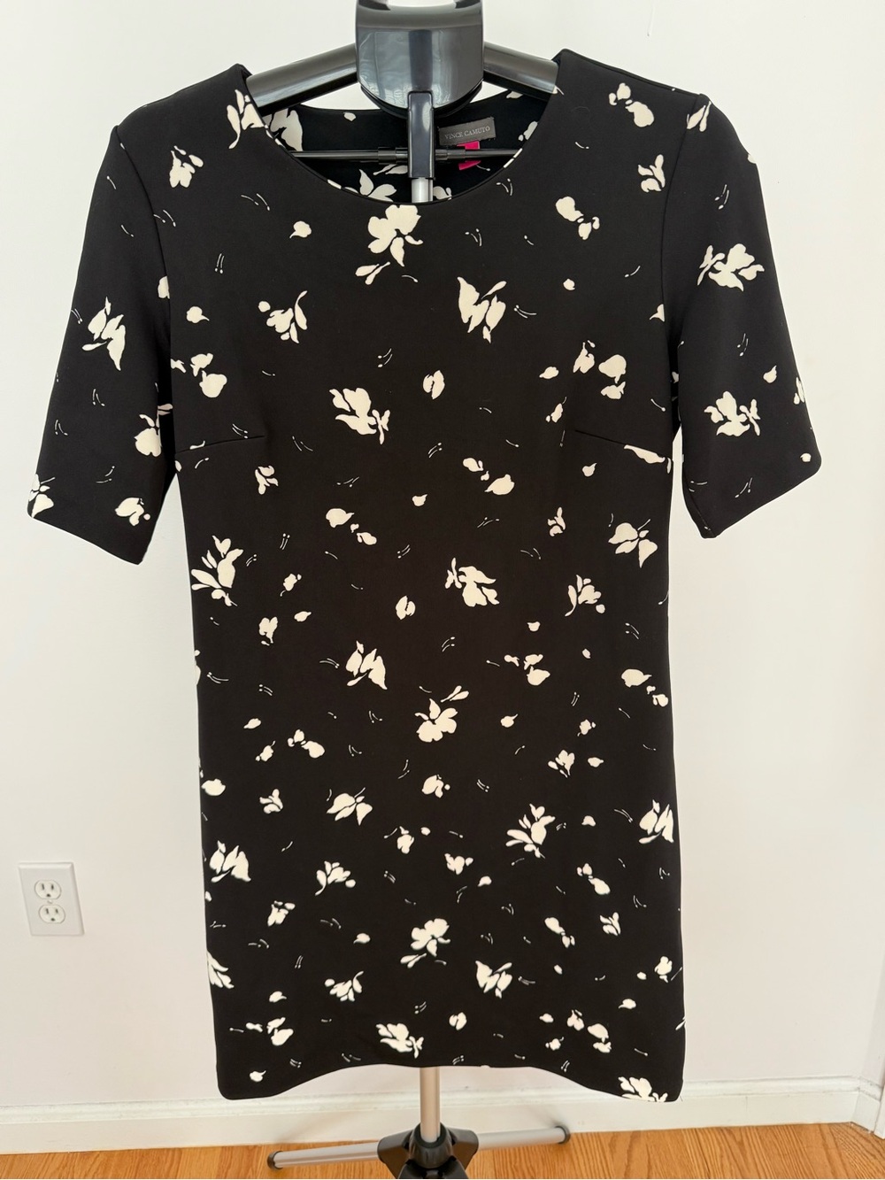 Vince Camuto Floral Short Sleeve Shift Dress Black Ivory Size Medium